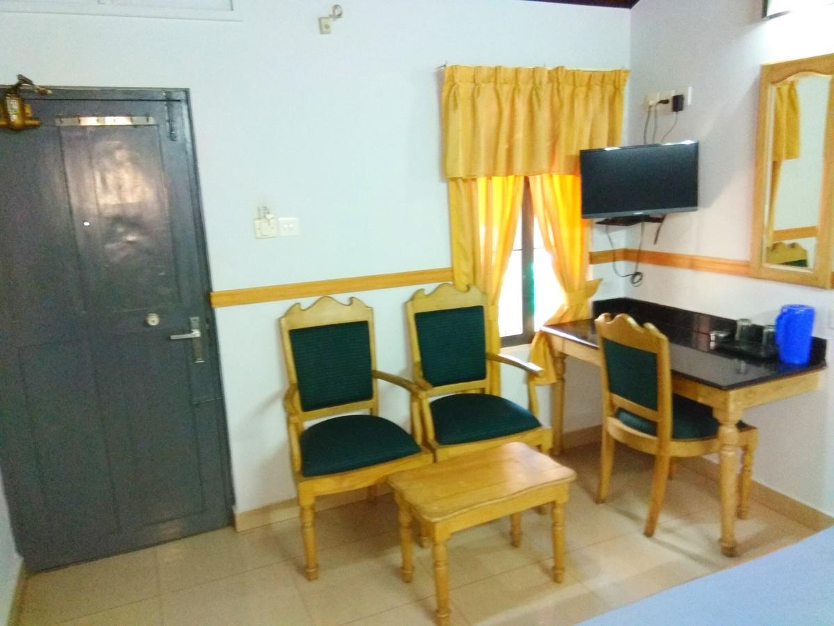 Hotel Maple Regency Kochi Extérieur photo