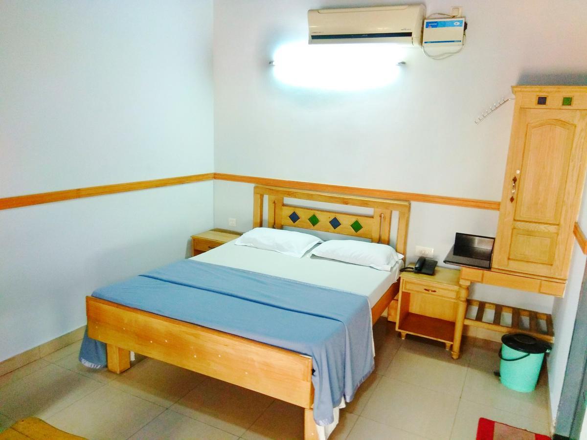 Hotel Maple Regency Kochi Extérieur photo