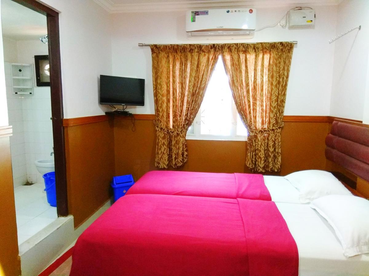 Hotel Maple Regency Kochi Extérieur photo