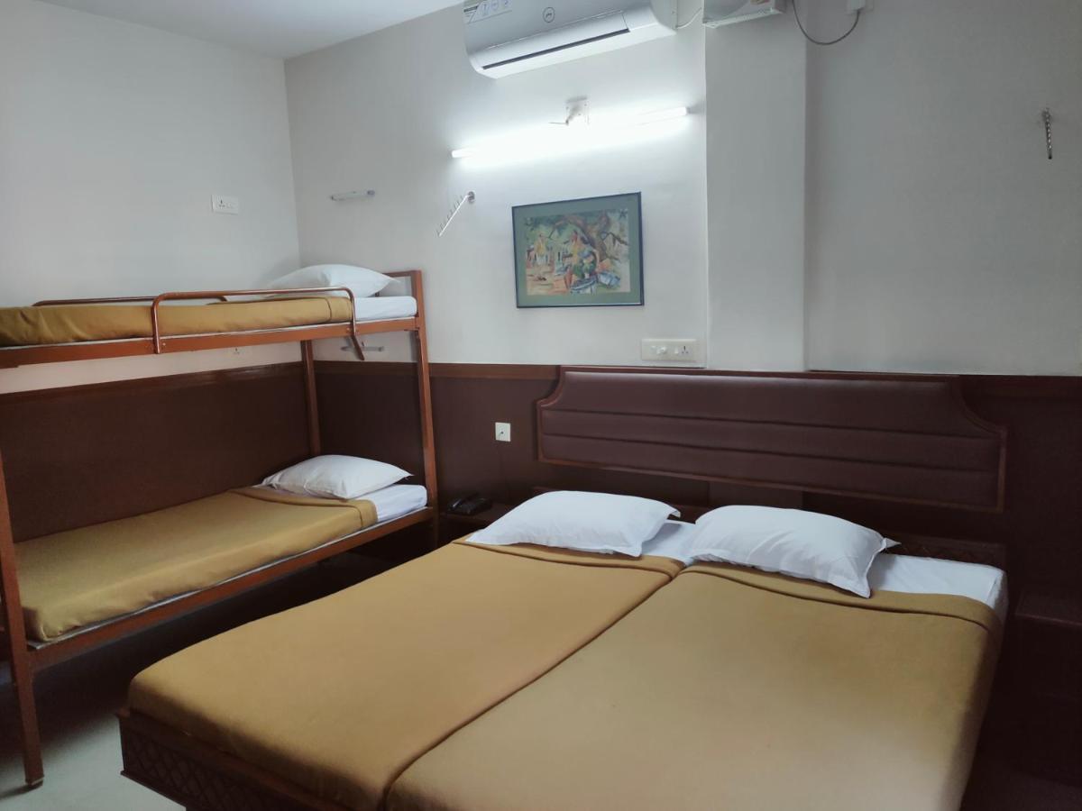 Hotel Maple Regency Kochi Extérieur photo