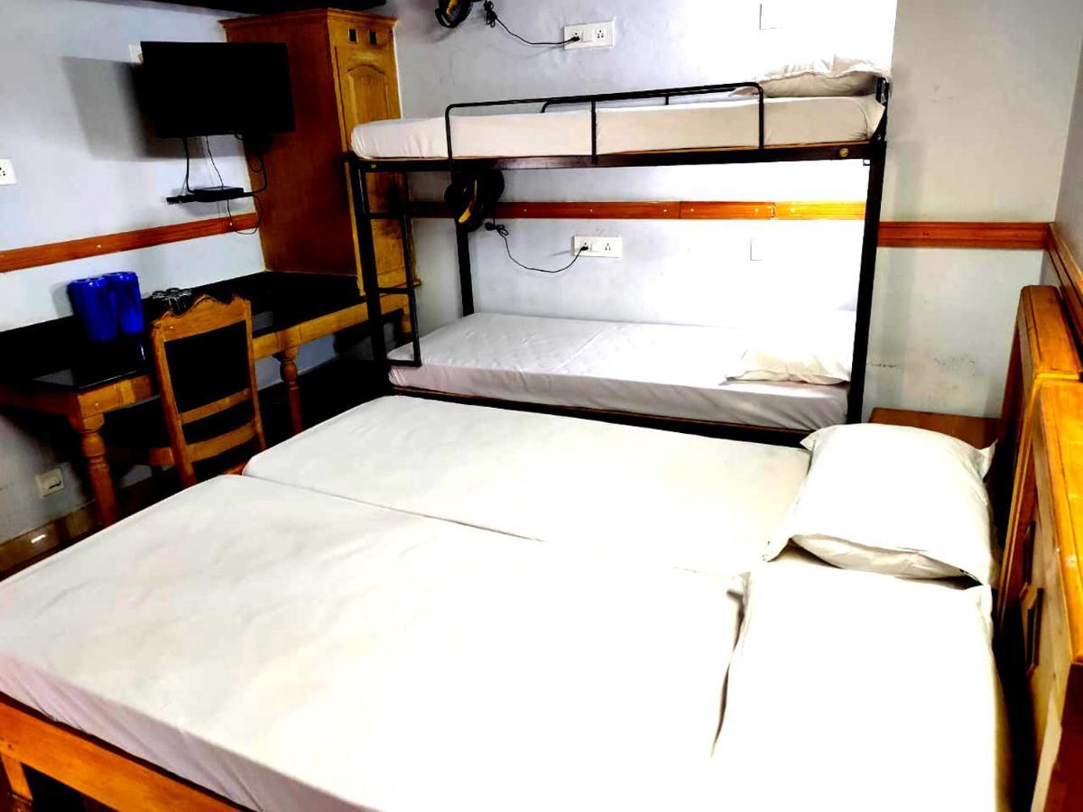 Hotel Maple Regency Kochi Extérieur photo