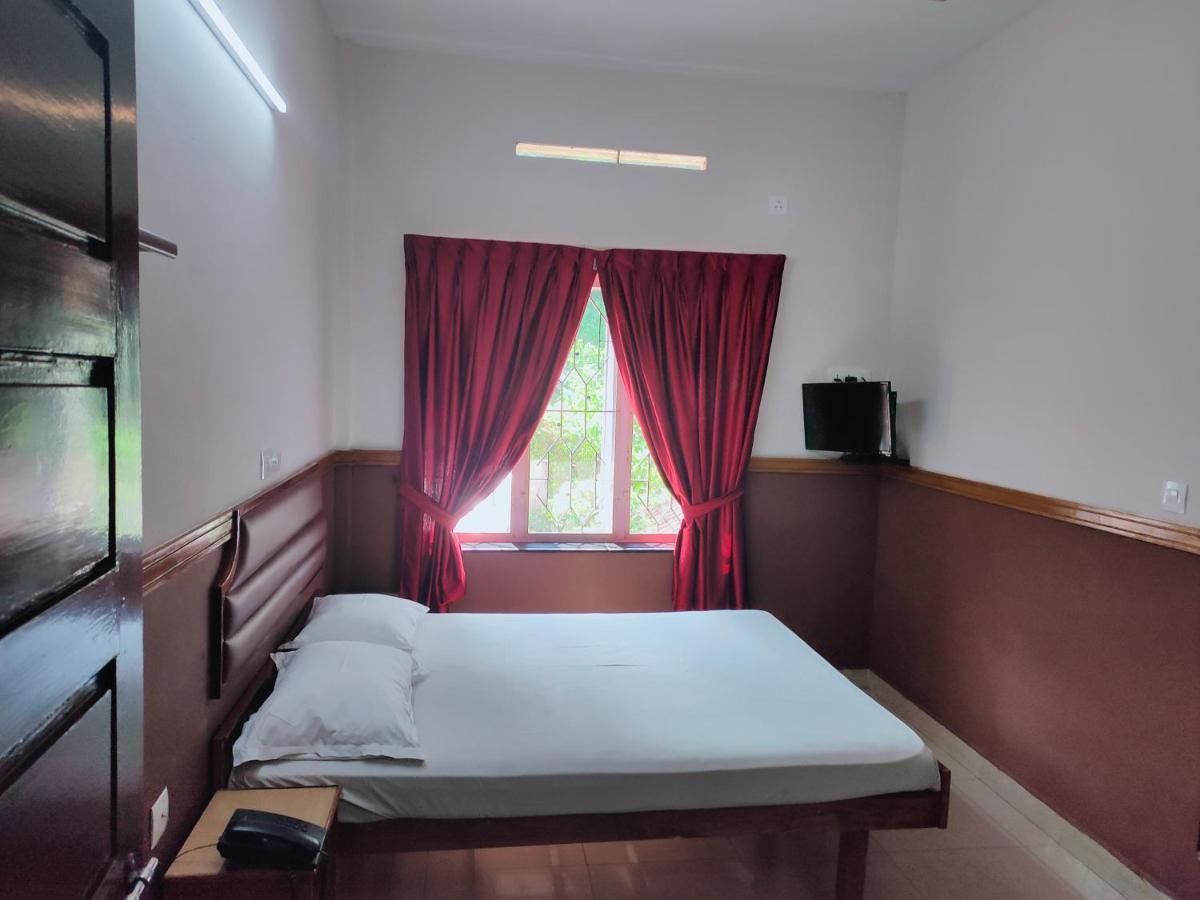 Hotel Maple Regency Kochi Extérieur photo