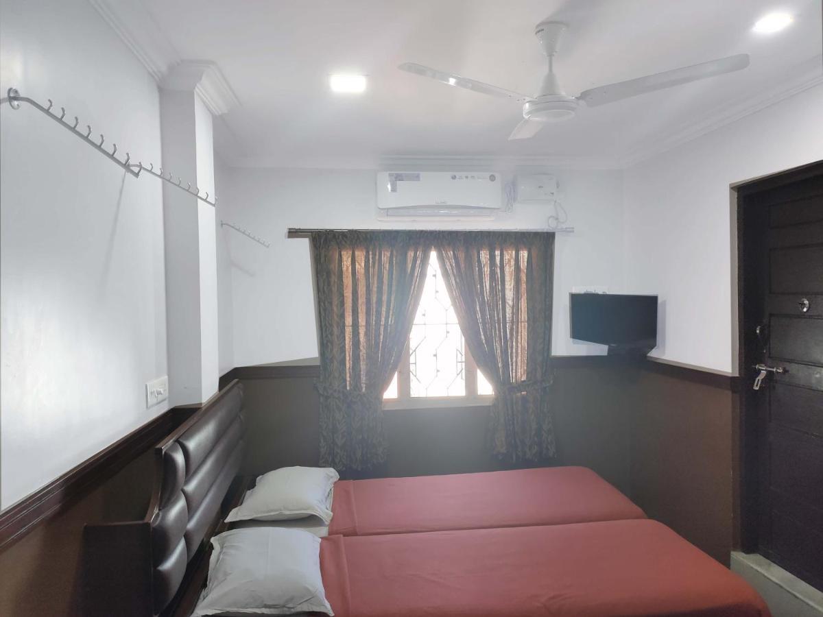 Hotel Maple Regency Kochi Extérieur photo